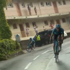 Durísimo golpe de Superman López: se estrelló contra una señal de tráfico a toda velocidad