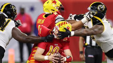 Un placaje a la cabeza del quarterback Case Cookus