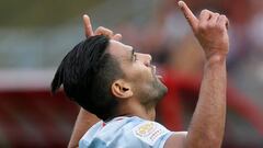 Soccer Football - Ligue 1 - Dijon vs Monaco - Dijon, France - August 13, 2017   Monaco&rsquo;s Radamel Falcao celebrates scoring their third goal    REUTERS/Robert Pratta