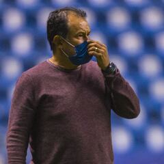 Juan Reynoso estaría cerca de dirigir a Cruz Azul
