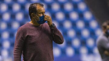 Juan Reynoso estaría cerca de dirigir a Cruz Azul