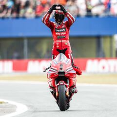 Pecco necesitó diez meses menos que Stoner para la 23