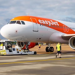 EasyJet desembarca a un pasajero con discapacidad por no poder ir al baño y le hace perder más de 2.000€: “Me siento como un objeto”
