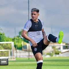 El nuevo goleador de Colo Colo llegó a Chile: “Vidal es un crack”