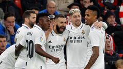 Soccer Football - LaLiga - Athletic Bilbao v Real Madrid - San Mames, Bilbao, Spain - January 22, 2023 Real Madrid's Karim Benzema celebrates scoring their first goal with Vinicius Junior, Federico Valverde, Eder Militao and Nacho REUTERS/Vincent West