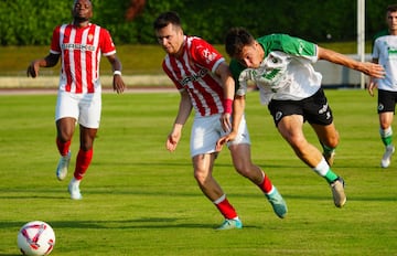 Saúl García, ex del Sporting, será baja en el Racing por sanción.