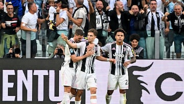Soccer Football - Serie A - Juventus v Inter Milan - Allianz Stadium, Turin, Italy - September 13, 2025 Juventus's Kenan Yildiz celebrates scoring their second goal with Dusan Vlahovic and Weston McKennie REUTERS/Alberto Lingria