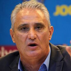 Tite corrige a Neymar