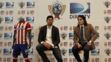 Diego Costa y Falcao estuvieron en la presentación de la gira del Atlético por Norteamérica a finales de julio de 2014. Los que fueran compañeros se reencontraron en la sala VIP del Calderón.