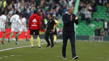 Setién, durante un partido en el Villamarín.