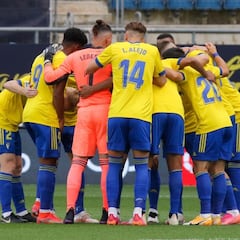 Aprobados y suspensos del Cádiz: victoria para certificar la permanencia