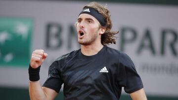 Tennis - French Open - Roland Garros, Paris, France - October 3, 2020 Greece's Stefanos Tsitsipas celebrates during his third round match against Slovenia's Aljaz Bedene REUTERS/Charles Platiau