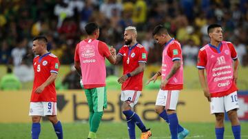 Soccer Football - World Cup - South American Qualifiers - Brazil v Chile - Estadio Maracana, Rio de Janeiro, Brazil - March 24, 2022 Chile's Arturo Vidal and teammates after the match REUTERS/Ricardo Moraes