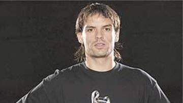 <b>LISTO PARA GANAR SU CUARTA COPA DE EUROPA</B>. Morientes juega hoy la final de la Champions con el Mónaco. En su particular vitrina ya tiene tres Copas de Europa con el Madrid: Amsterdam, París y Glasgow. El delantero puede entrar en el cuadro de honor del fútbol .