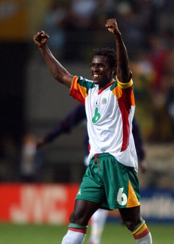 El actual entrenador senegalés jugó como centrocampista en cuatro partidos del Mundial de Corea/Japón 2002.