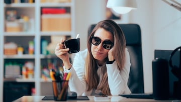 Mujer currando después de sus vacaciones