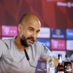 Guardiola: "Douglas Costa será uno de los mejores; el mejor está en Barcelona hace tiempo"
