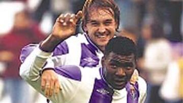 <b>PELEA</b>. Sevilla y Betis a por Makukula.