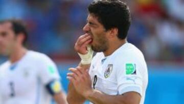 Luis Suárez, momentos después de morder a Chiellini.