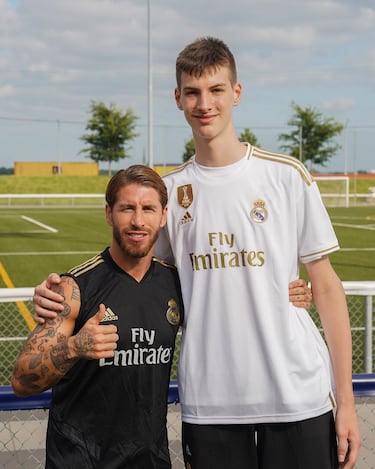 Olivier Rioux junto a Sergio Ramos en la Ciudad Deportiva del Real Madrid.