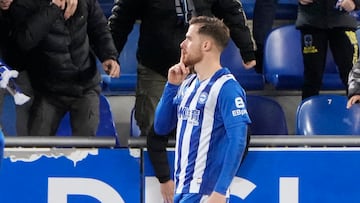 Gesto de Toni Martínez.