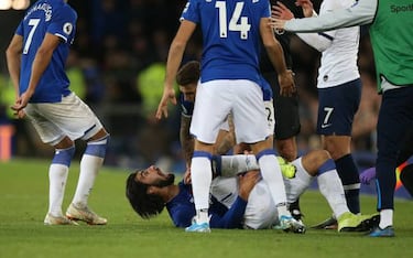 Andr Gomes se parte el tobillo y Pochettino se queja de la roja
