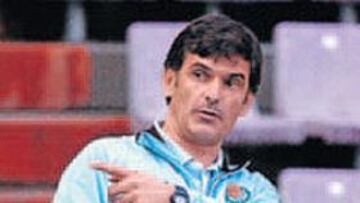 <b>CONCENTRACIÓN. </b>Mendilibar no quiere que su equipo se despiste.