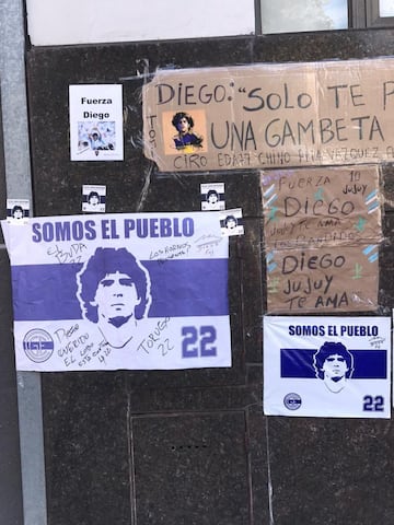 Aficionados acompañaron a Maradona mientras era operado