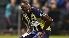 Bolt may give up on football career despite "a lot of offers"