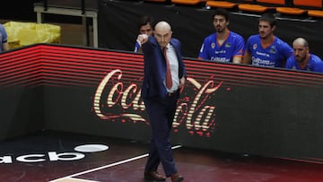 Jaume Ponsarnau, durante el partido de la Fase Final de la ACB 2020 que ha enfrentado al Valencia Basket y al Kirolbet Baskonia