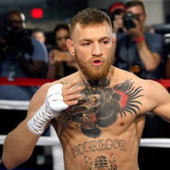 Conor McGregor arrested in Miami for destroying a fan phone