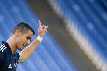 Juventus may sell Cristiano Ronaldo; Real Madrid consider Zidane options