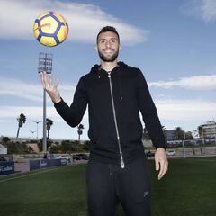 Borja Bastón: "Sigo siendo el fichaje más caro en la historia del Swansea"