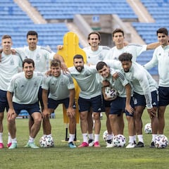 España prepara el partido de cuartos en el estadio Petrovsky