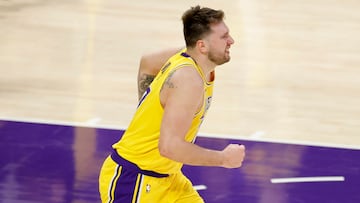 Un Lakers contra Mavericks hasta en pretemporada