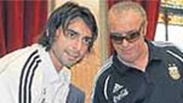 Roberto Ayala firmó en el Libro de Oro de la ciudad de Murcia.