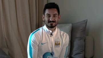 Gündogan con el chándal del Manchester City.