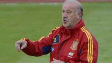Del Bosque: "No es nuevo ni aberrante jugar sin nueve puro"
