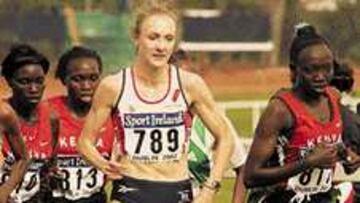 <B>BLANCA ENTRE NEGRAS.</B> La británica Paula Radcliffe renovó su título en la carrera larga y se impuso no sólo a las africanas, sino a las estadounidenses, revelación de la prueba.