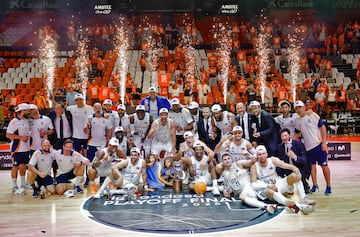 El Real Madrid campen de Liga. El conjunto blanco realiza una segunda vuelta del campeonato espectacular tras consegiur 30 victorias de los ltimos 31 partidos.