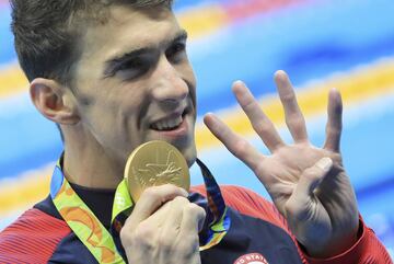 Ganó 5 medallas de oro y 1 de bronce en la disciplina de natación.