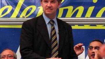 <b>NUEVA ERA.</b> José Venancio López sustituirá al legendario Javier Lozano al frente de la Selección nacional de fútbol sala.