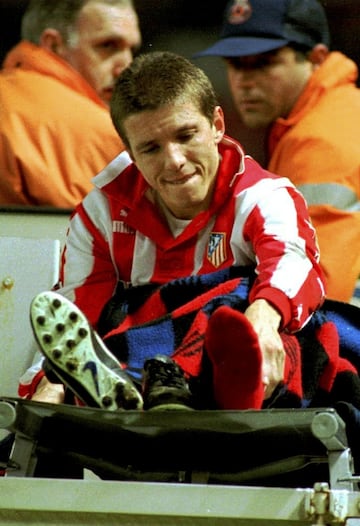 Una entrada por detrás de Míchel Salgado en la temporada 1997-1998 frenó la progresión del brasileño en el Atlético de Madrid. En esa desafortunada jugada se fracturó el peroné y pese a que rebajó el tiempo de baja de cinco a tres meses, Juninho no volvió a su mejor nivel hasta bastante tiempo después. Debido a este incidente, también se perdió el Mundial de Francia.

