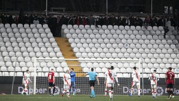 El fondo de Vallecas se queda vacío en protesta por los cacheos