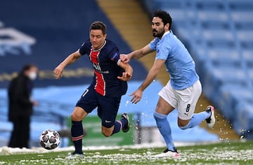 Ander Herrera con Ilkay Gundogan.