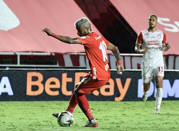 El América venció 3-0 a Santa Fe en el partido de ida de la final de la Liga BetPlay con goles de Yésus Cabrera, Duván Vergara y Santiago Moreno.