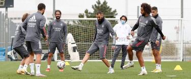 Benzema y Vinicius vuelven a verse las caras en el entreno del Madrid