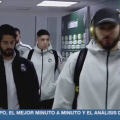 La cara de Isco entrando al Villamarín tras saber su suplencia