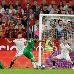 Bartra carga contra los cánticos hacia Isco