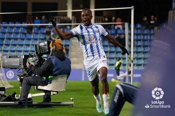 Cissé, tras el espectacular tanto de Iván Gil, no quiso ser menos y se apuntó a la fiesta con otro golazo de espuela a once minutos del final. No hay mejor manera de inaugurar una cuenta goleadora.
